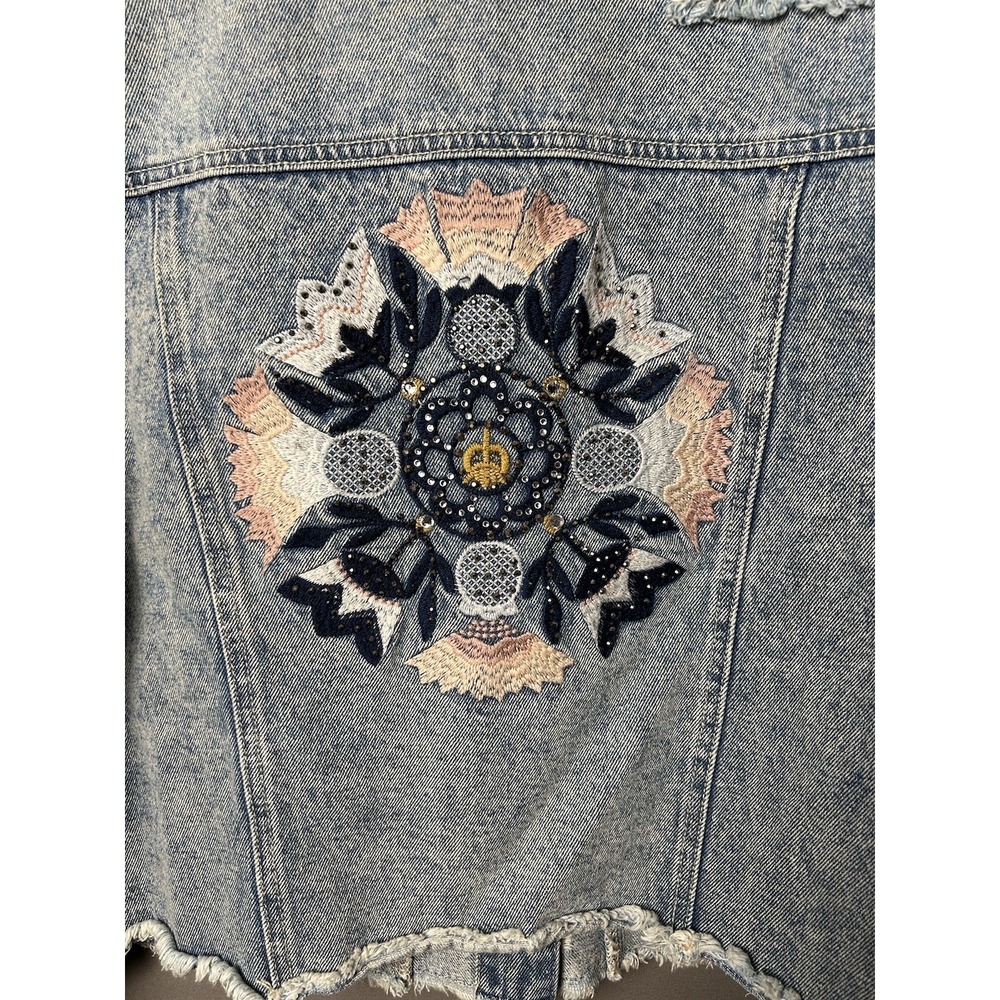 Bebe Jacket Large Embroidered Cropped Denim Distressed Frayed Hem - Picture 7 of 13